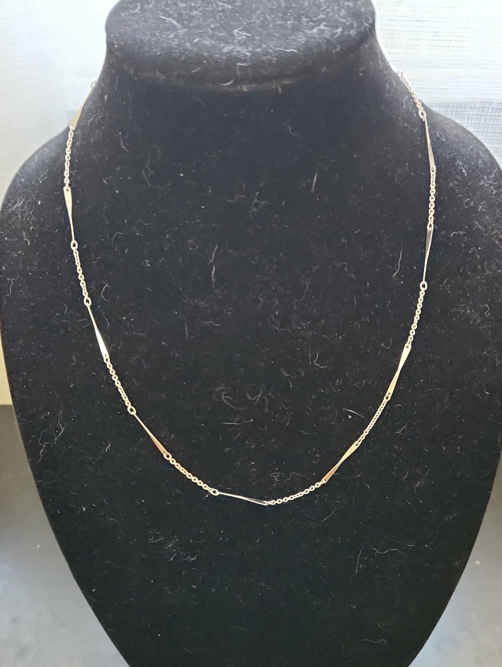 Avon Silver-Tone Bar Station Necklace 21"